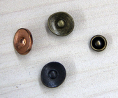 धातु कीलक कस्टम पहनावा बटन फ्लैट / 3 डी कपड़ों के लिए