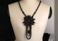 भी कतरा ब्रोच काले फूल आभूषण कपड़ा दस्तकारी Necklacesfor महिलाओं