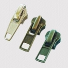 ऑटो लॉक जिपर स्लाइडर्स के लिए उपलब्ध खींचने के विभिन्न शैलियों पर संलग्न